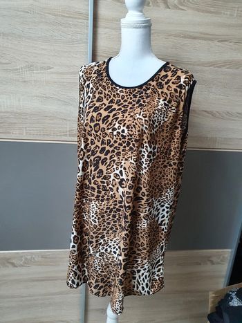 Robe léopard .