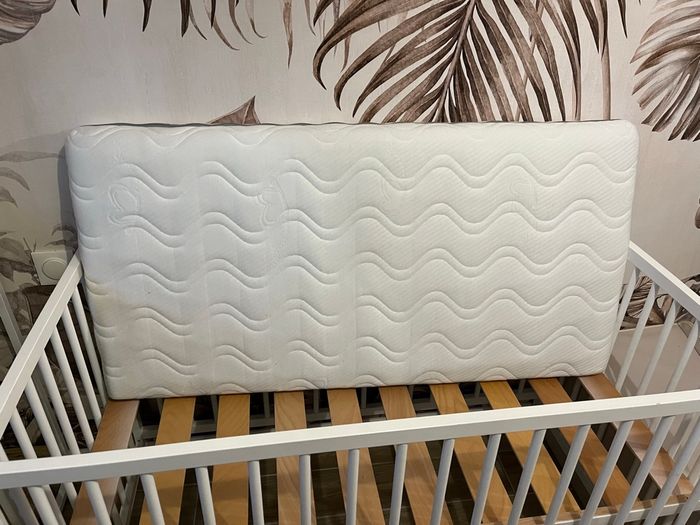 Lit bébé en bois avec matelas - photo numéro 5