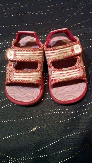 Sandales à scratch Adidas