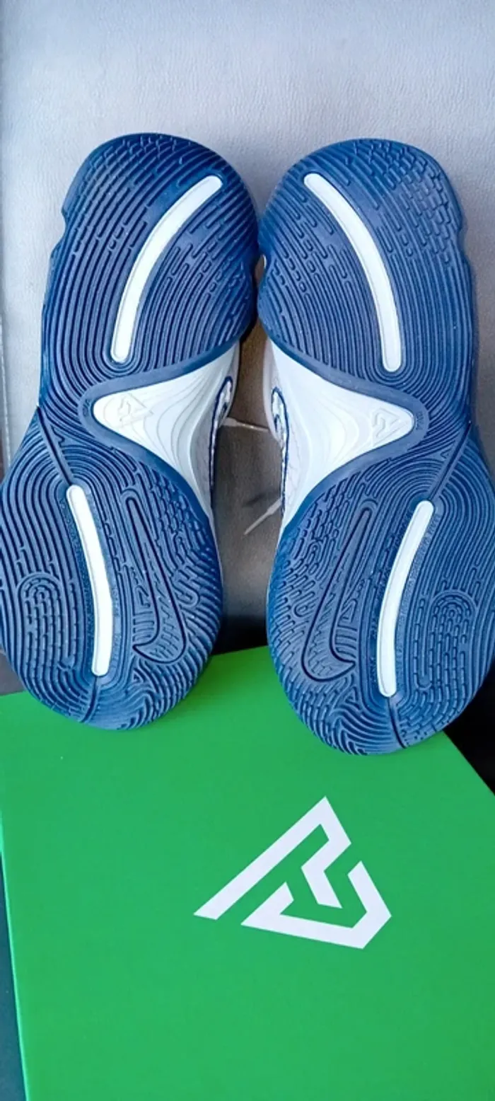 Baskets nike 42.5 🏀 - photo numéro 4