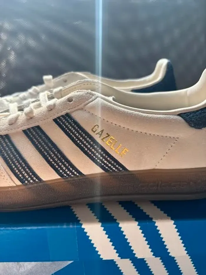 Adidas Gazelle - Exclu JDSport Blanche - T39 1/3 - photo numéro 2