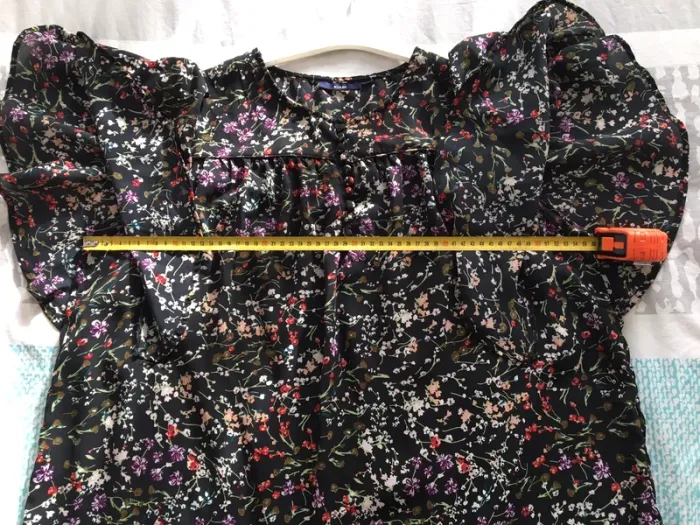 Petit haut léger à manches amples T 42/44 - photo numéro 5