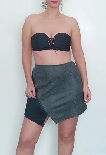 Jupe courte zippée 40