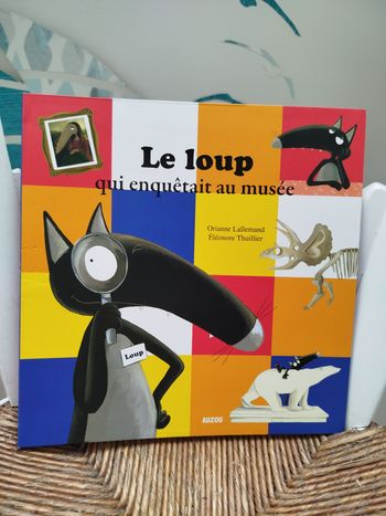 Le loup qui enquêtait au musée 