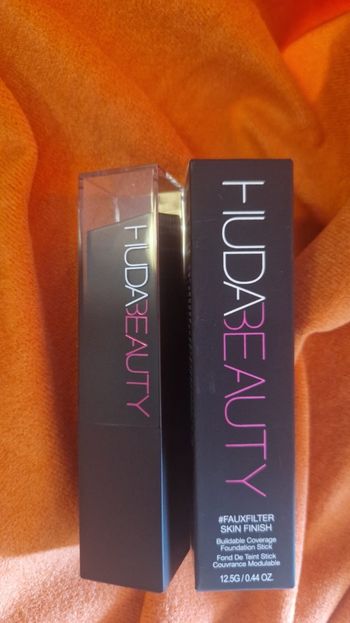 Hudabeauty fauxfilter latte 300N foundation stick fond de teint stick couvrance modulable12.5g neuf