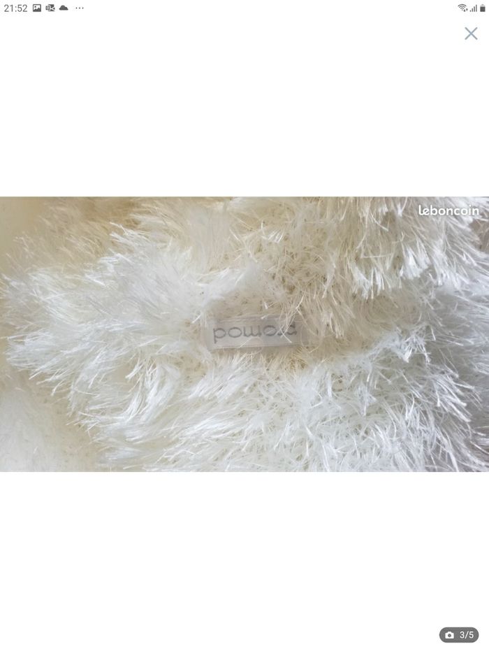 Longue écharpe à poil doux très bon état - photo numéro 4