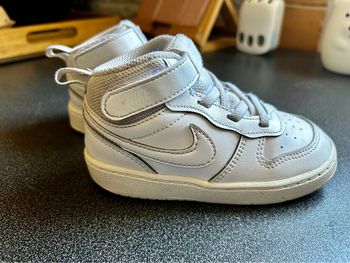 Basket Nike montante blanche T25