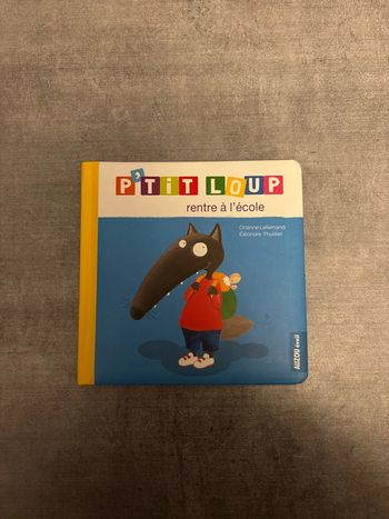 Livre petit loup rentre à l’école