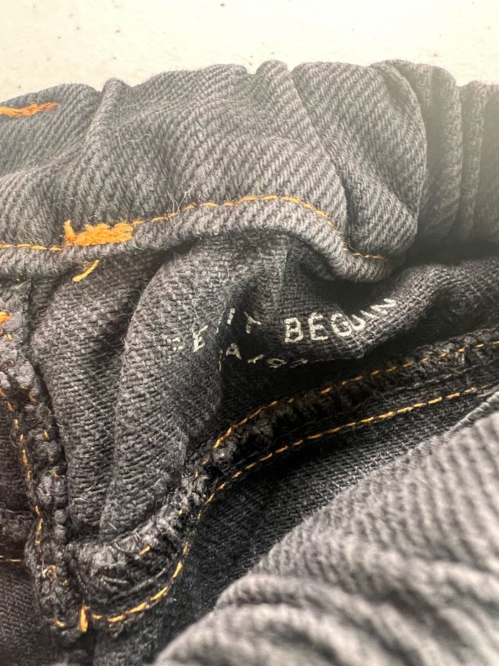 Lot de deux pantalons petit béguin  Taille 2 ans 92 cm  Très bon état    Prix que sur les lots         #bebefille6mois   #bebegarcon #naissance #naissancegarcon #nourrisson #maternité #sacfemme #grossesse #ensemblebebe #prixnegociable #prixlots #chauffebi - photo numéro 6