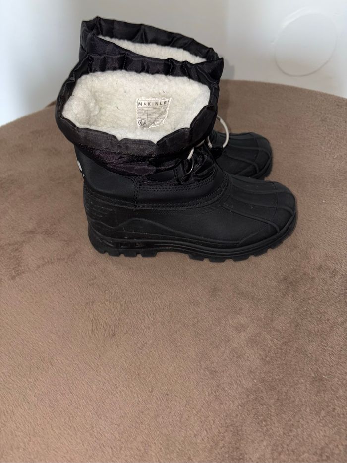 Bottes Chaussures de neige noir taille 34 McKinley en très bon état - photo numéro 2