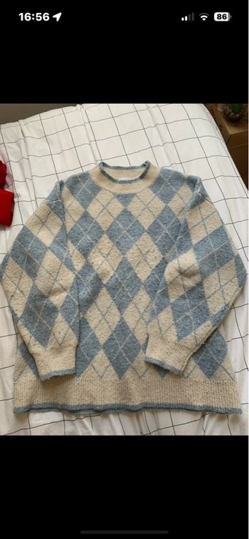 Pull en croisillons bleu ciel et beige