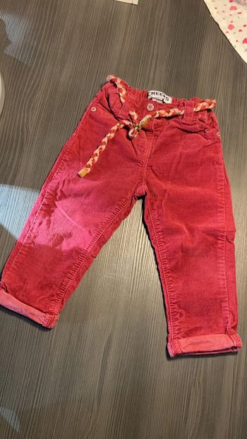 Pantalon en velour creeks fille 12 mois très bon état