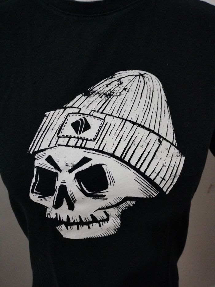 T-shirt manches courtes tête de mort skater T.S ou 16 ans - photo numéro 2