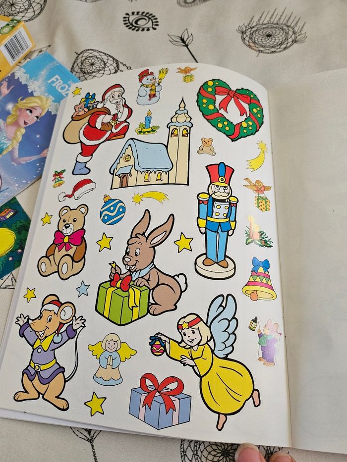 Livre de coloriage + autocollants Noël - photo numéro 5