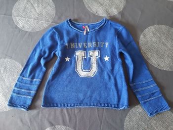 Pull bleu
