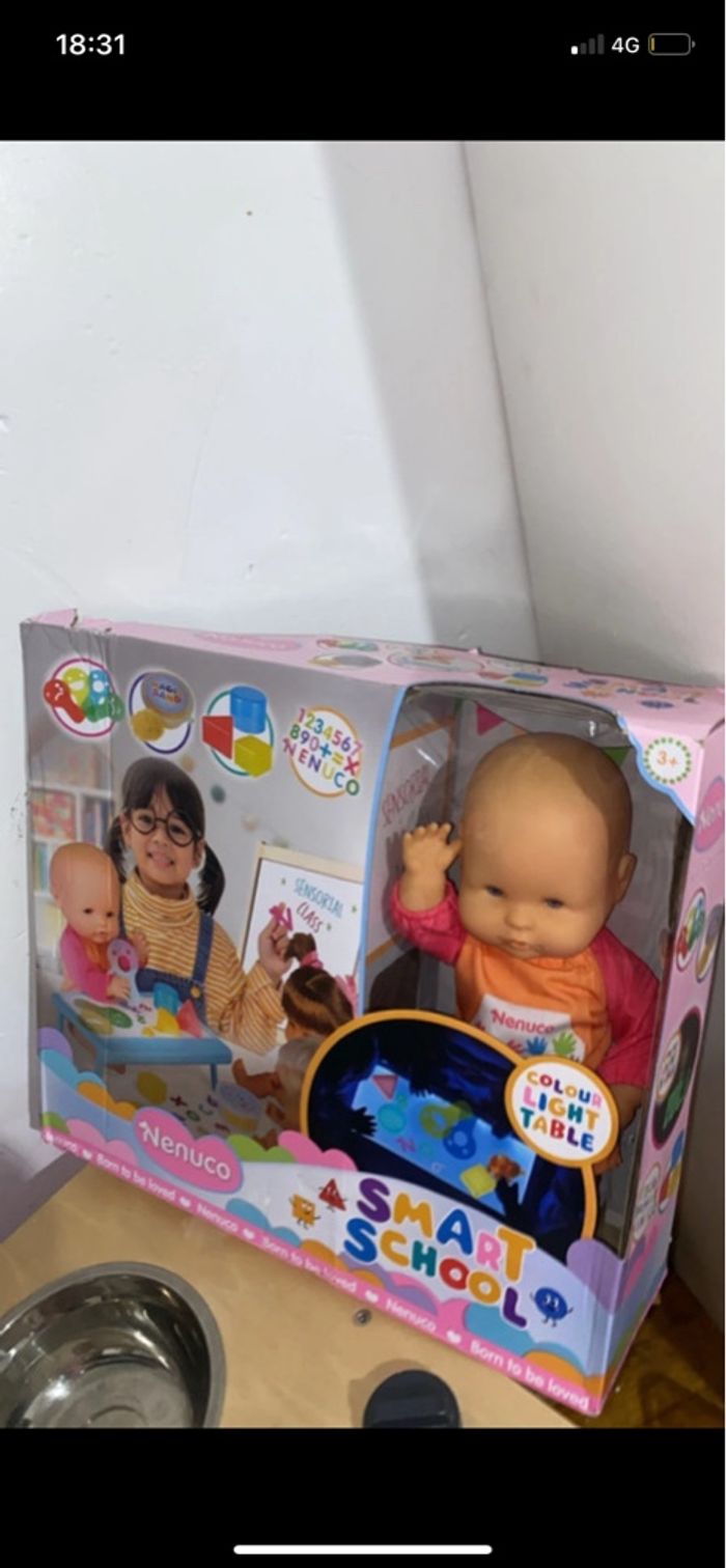 Nenuco school mart neuf !