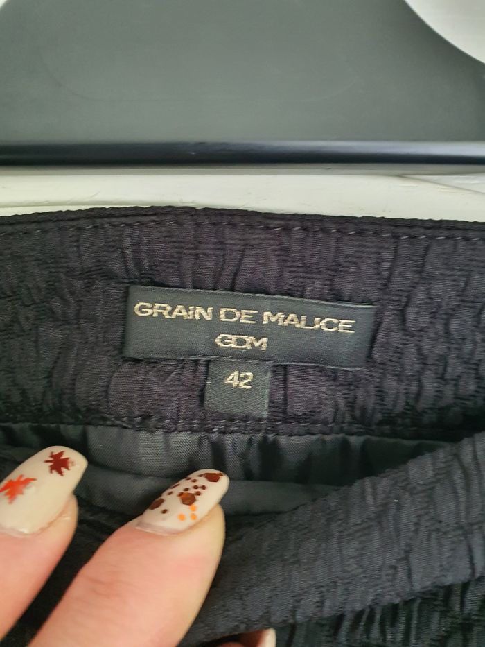 Jupe noire - photo numéro 3