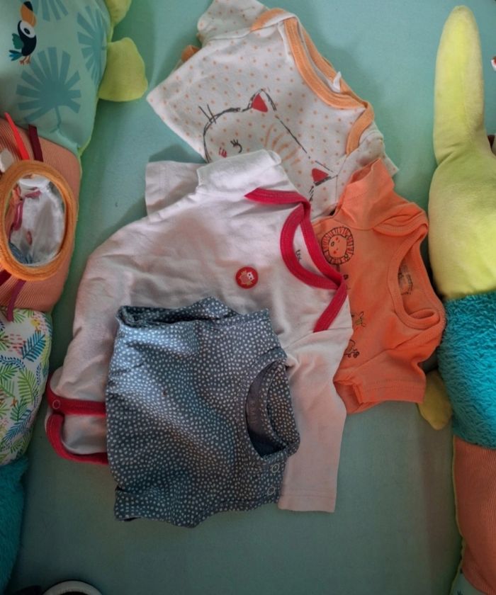 Lot bodies bebe fille et combinaison hivers bébé fille - photo numéro 3