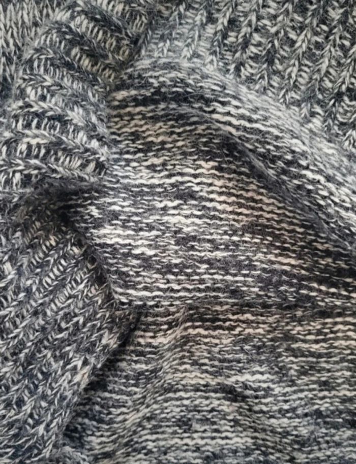 Pull d'hiver Mango en laine et angora chiné gris et noir Taille 36 à 42 - photo numéro 6
