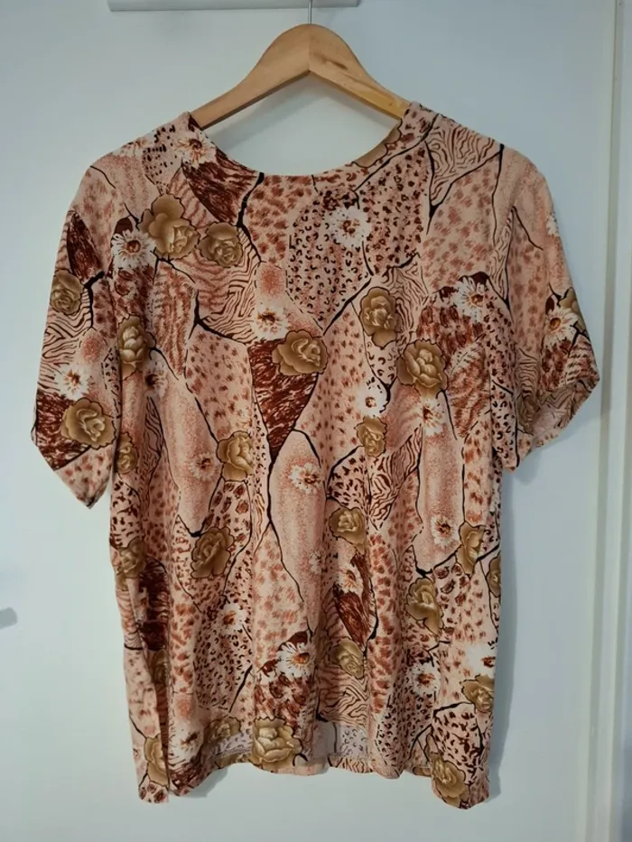 T-shirt imprimé motif floral - photo numéro 2