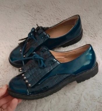 Jolie paire de souliers vernis pointure 29