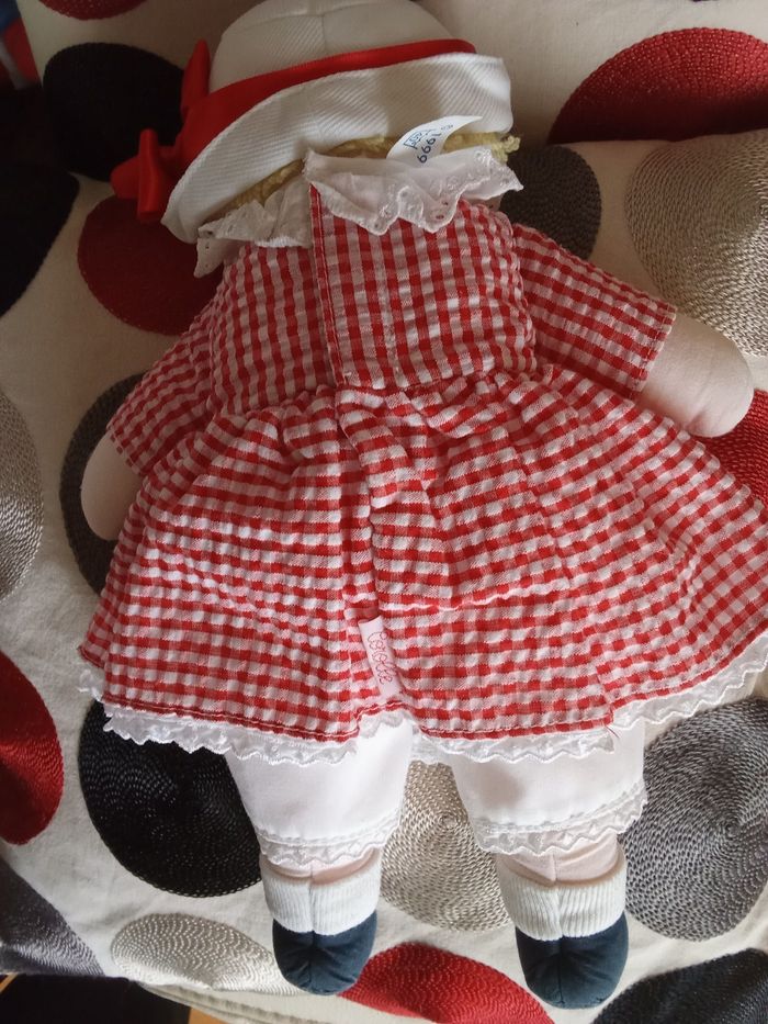 poupée  doudou  Corolle 1999 Philomène 30 cm 12"  ref  00169  chiffon tissu vichy rouge blanche vichy visage peint - photo numéro 4
