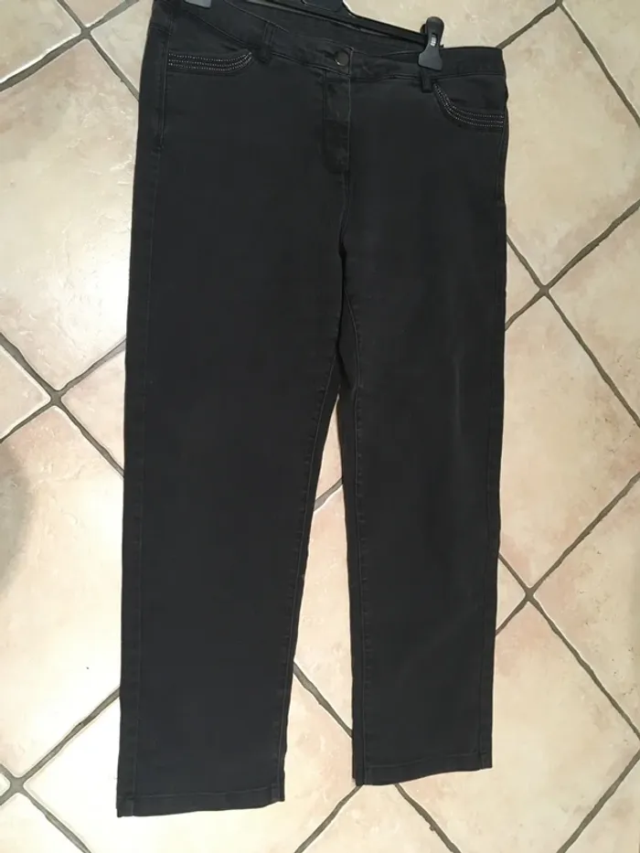 Superbe jeans en excellent état en 46 avec Strass aux poches - photo numéro 4