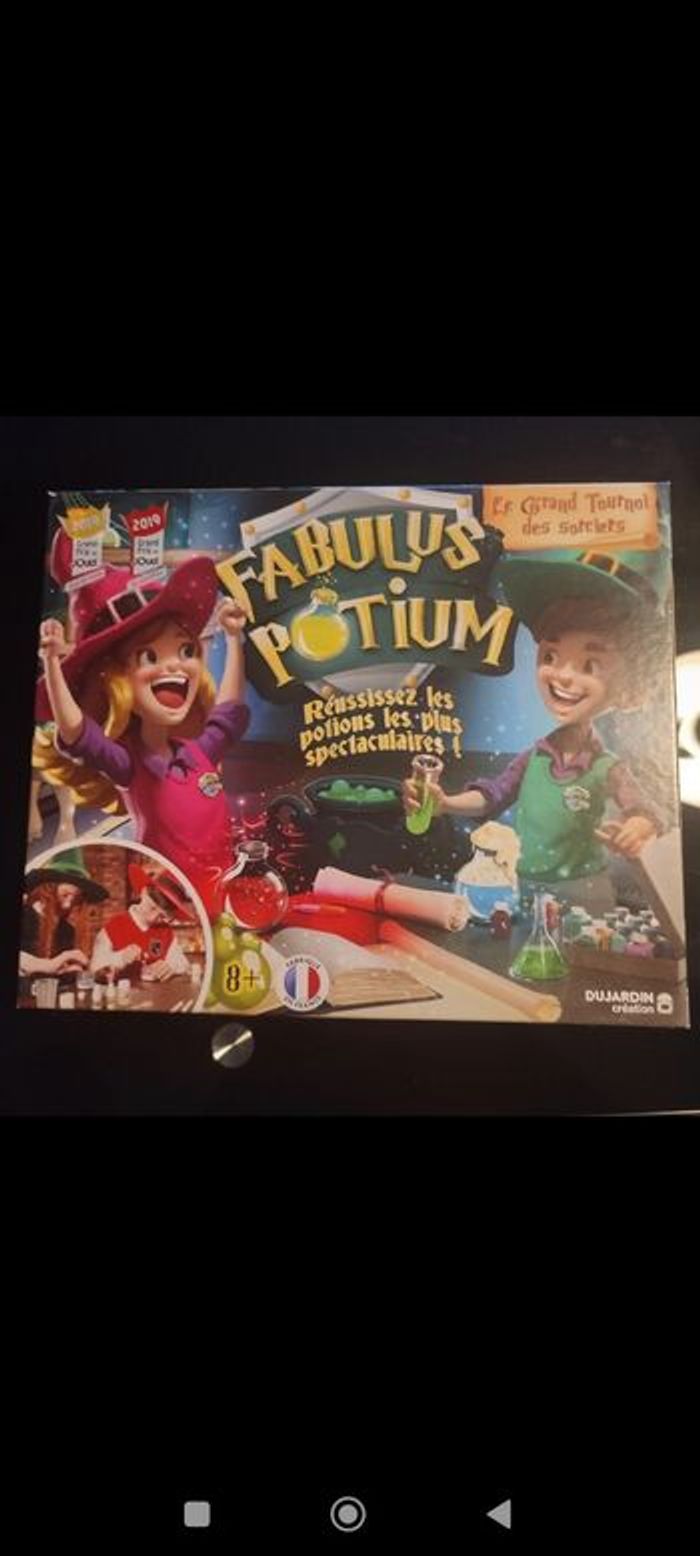 Fabulous Potium Dujardin