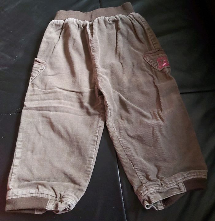 Pantalon velour fille 24 mois en très bon état (78) - photo numéro 2