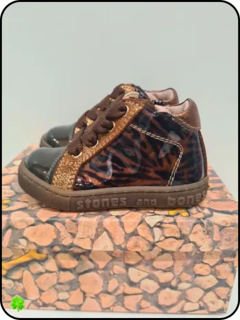 Chaussures Stones and Bones 19