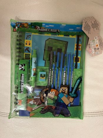 Minecraft stationary set / kit de papeterie neuf