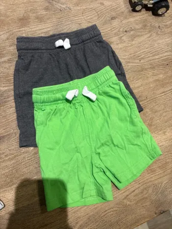 Short vert et gris