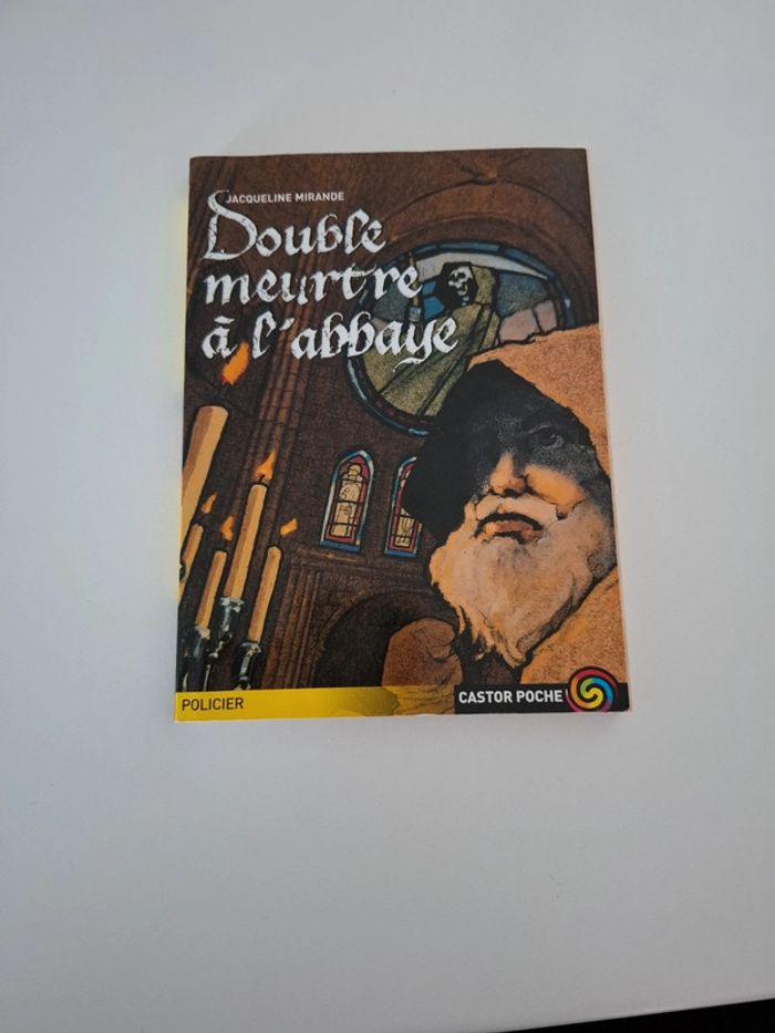 Livre Double meurtre à l'abbaye