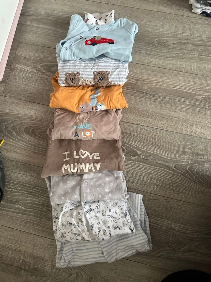 Lot de vêtements garçon 6 mois - photo numéro 2