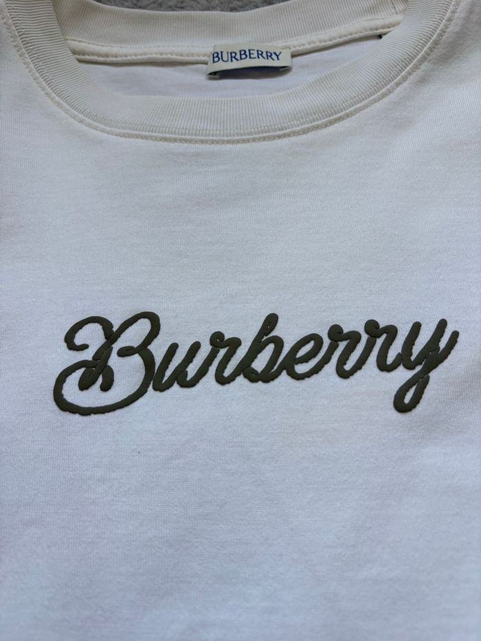 T-shirt Burberry Taille S - Très bonne état - photo numéro 9