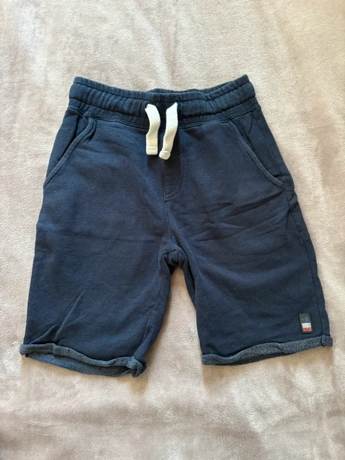 Short bermuda Hero seven garçon taille 12 ans en bon état couleur bleu marine. - photo numéro 5