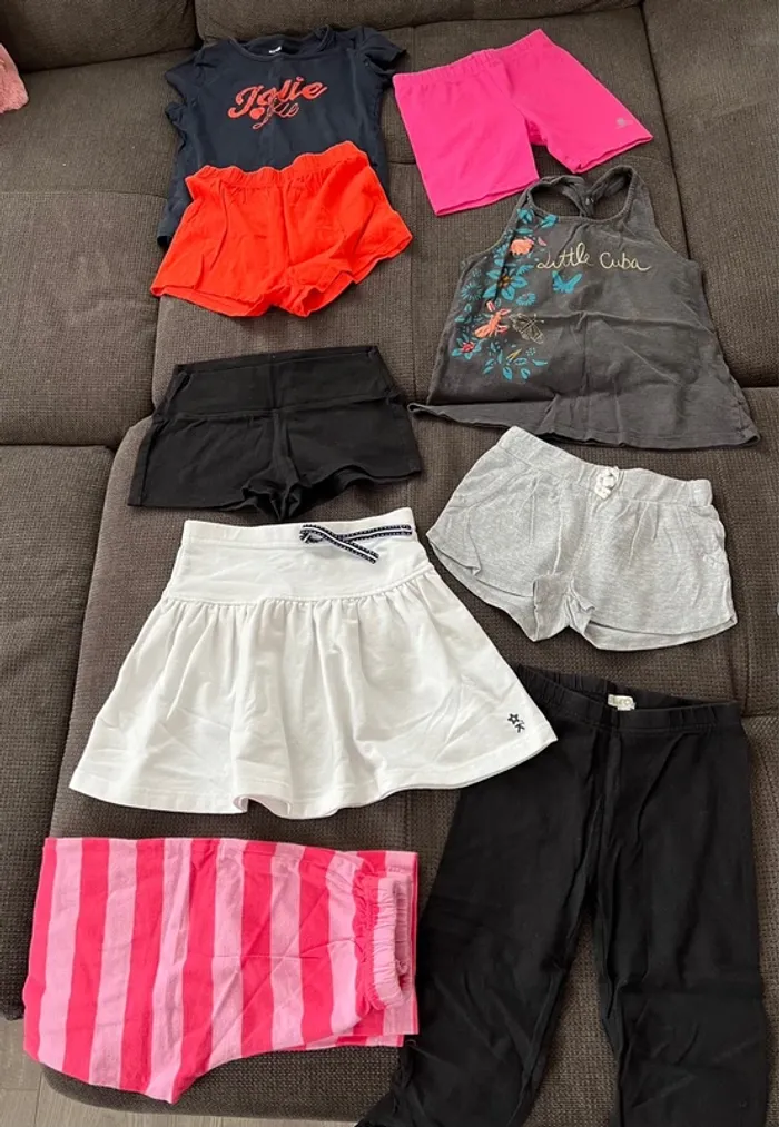 Lot de vêtements fille 6 ans - photo numéro 2