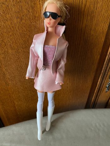 Magnifique ensemble rose 8 pièces pour poupée Barbie