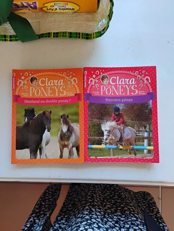 2 livres Clara et ses poneys