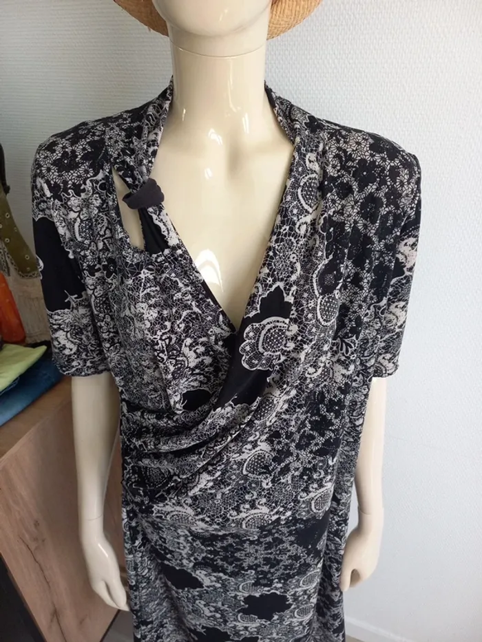 Robe noir et blanche T38 - photo numéro 2