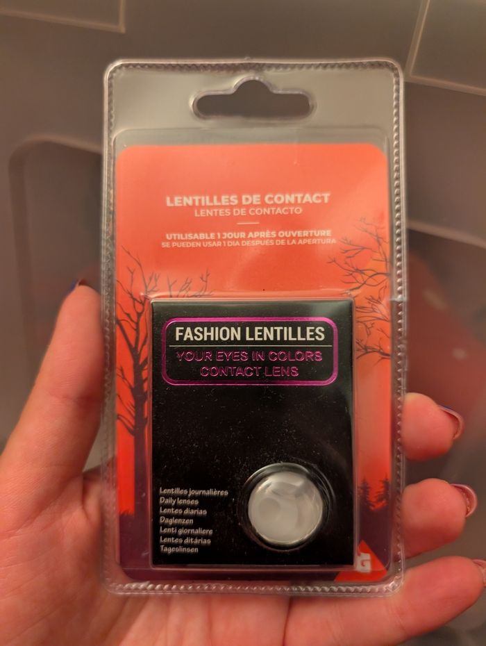 Lentilles de contacts neuves blanche vampire