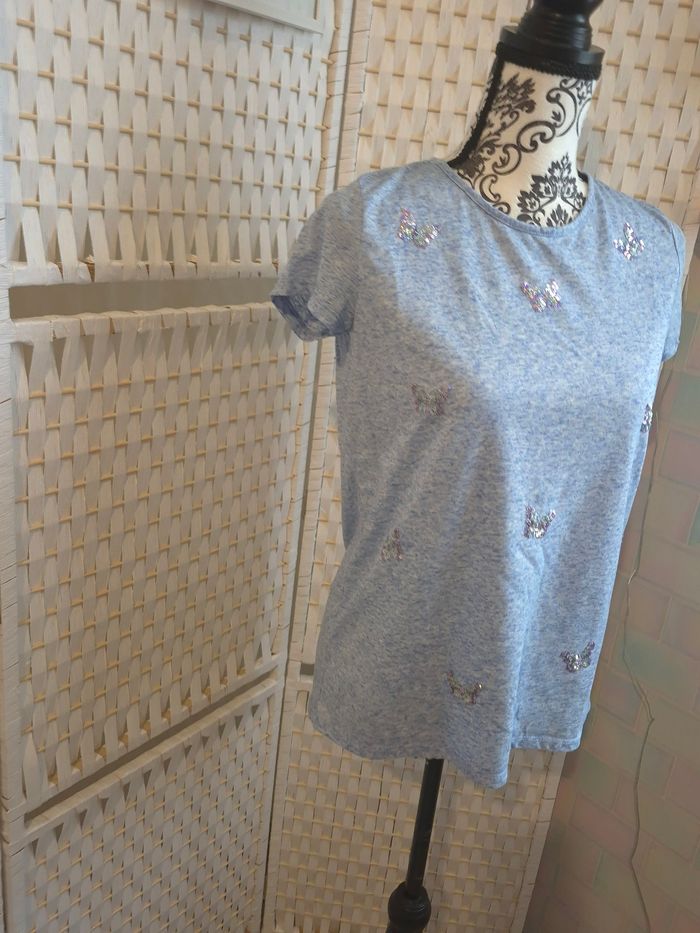 Joli T-shirt bleu chiné papillons sequins C&A fille 170/176 14/ 16 ans - photo numéro 3