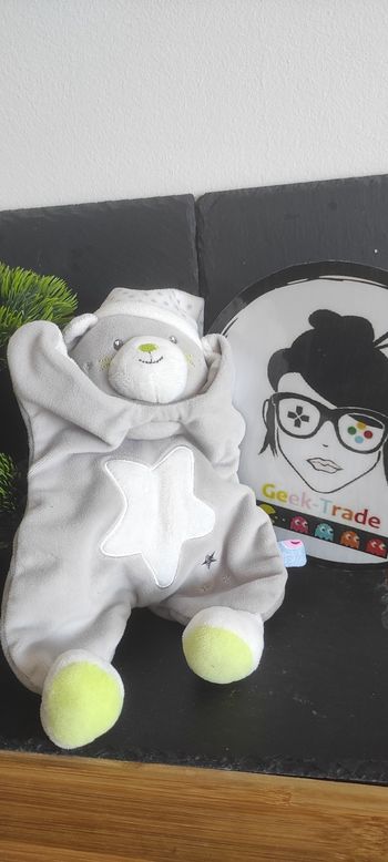 sucre d'orge doudou Doumou magidoux chat gris étoile bonnet blanc Phosphorescent