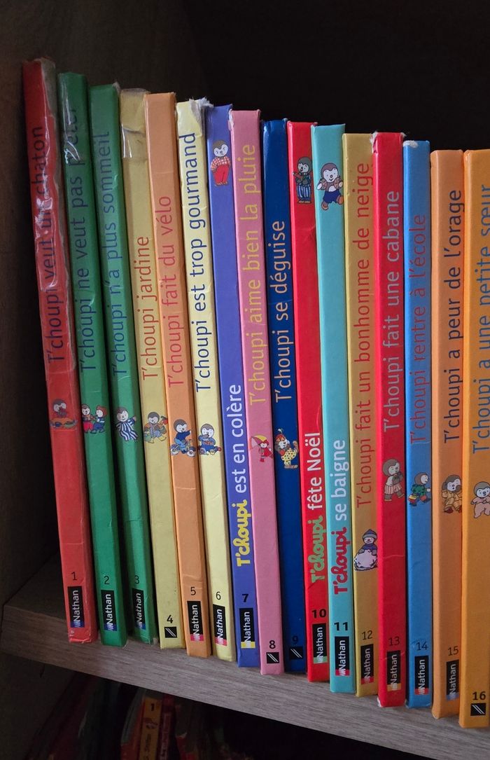 Lot de 55 livres tchoupi - photo numéro 2