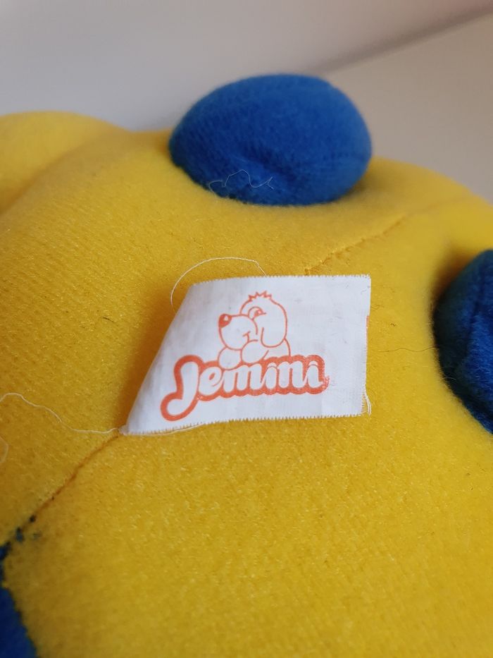 Peluche personnage dans un avion - photo numéro 5