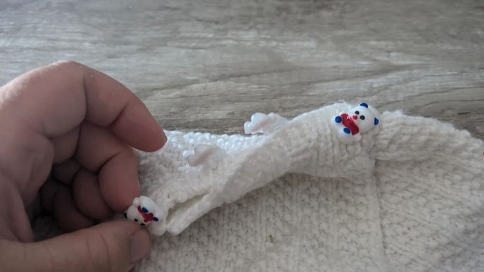 Pull tricoté à la main - photo numéro 2