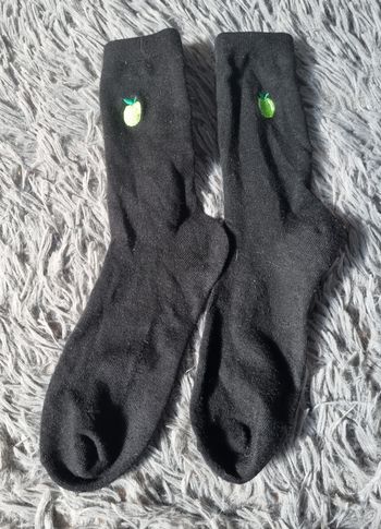 Une paire de chaussette noir 35-38