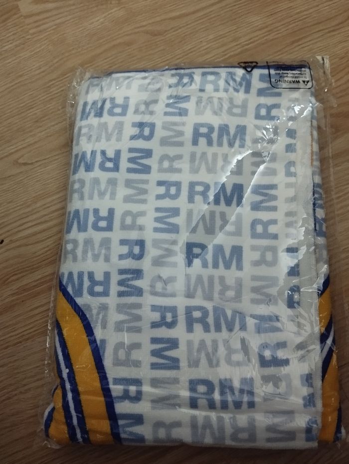 Serviette de plage réal Madrid taille 140/70 cm - photo numéro 2