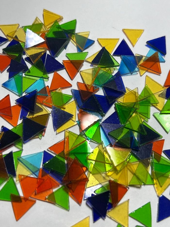 A742, env 200 triangles fins en verre taillé pour loisirs créatifs - photo numéro 3