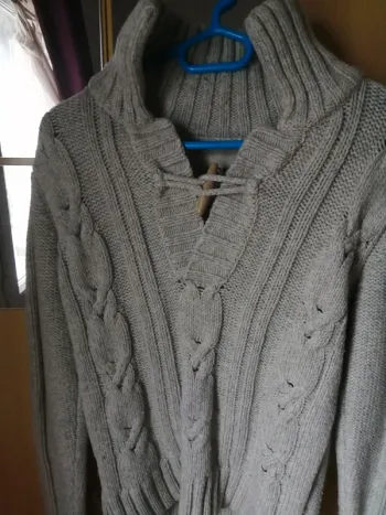 Pull gris